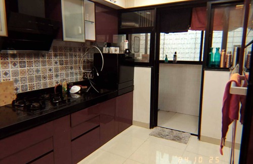 Nanded House | Luxurious 2-bedroom flat, 5 sitter Recliner sofa, WiFi, modern amenities in Pune