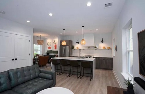 Asbury Park House | Luxurious 2-bedroom townhome with WiFi, AC in brilliant east side of Asbury Park