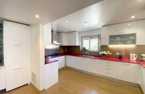 Sao Jorge de Arroios Apartment | Luxurious 200m2 3BR in Lisbon's Heart