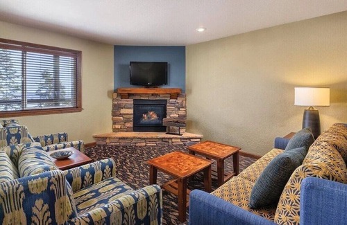 Tahoe Village Resort | Luxurious 2BR/2BA Suite Steps From Heavenly Mtn. Ski Lifts