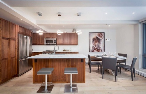 Aspen Condo | Luxurious 2BR 2BA with Breathtaking Views & A/C!