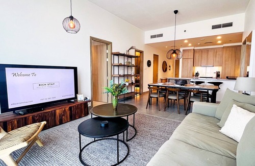 Jabal Ali 2 Apartment | Luxurious 2BR in Stella Maris, Ain & Marina View