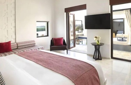 Salalah Hotel | Luxurious 2BR Villa w/Private Pool & Garden view! Gym Access, Free Parking!