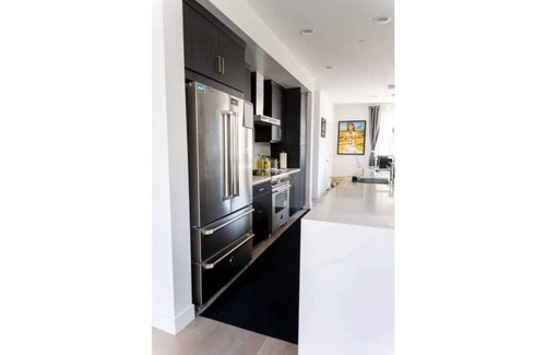 West Oakland House | Luxurious 3-bedroom townhouse in Oakland