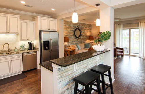 Epworth Acres House | Luxurious 3 BR townhome in prime locale!