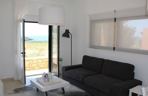 Panormos Apartment | Luxurious 3 room apartment, Rethymno, Panormos with sea view and patio.