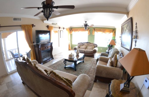 Villas de Las Palmas House | Luxurious 3 Story Home On The Beach Sleeps 15 With Private Pool and Wifi.