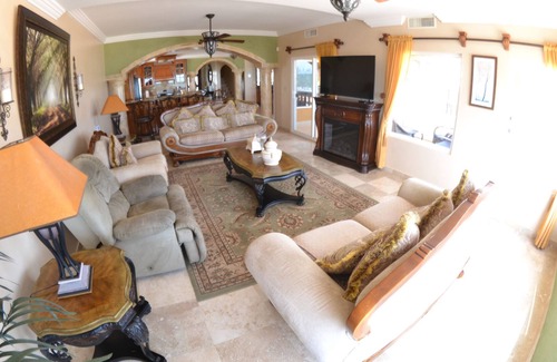 Villas de Las Palmas House | Luxurious 3 Story Home On The Beach Sleeps 15 With Private Pool and Wifi.