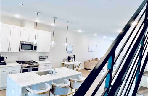 Northeast House | Luxurious 3BDR Penthouse Rooftop Monument Views @H ST Corridor Free Cancellation