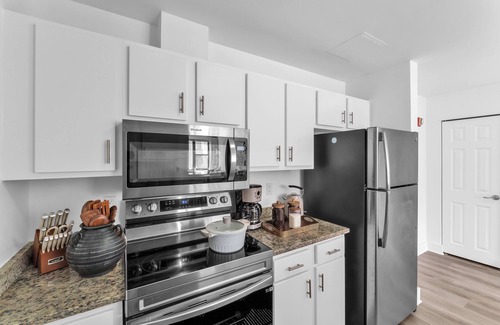 Downtown Apartment | Luxurious 3BR/2BA Modern Haven Downtown Stamford