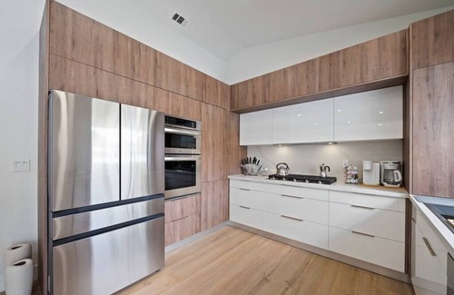 Richmond West House | Luxurious 3BR Villa with Pool in Miami