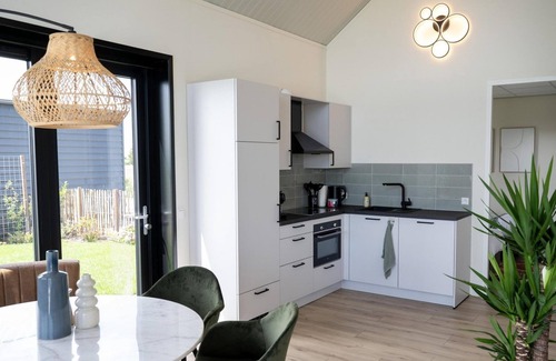 Municipality of Kaag en Braassem House | Luxurious 4-6 person holiday villa on the water.