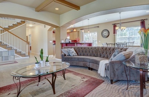 Ken Caryl House | Luxurious 4-Bed, 4.5 Bath, House in the Foothills of Denver.