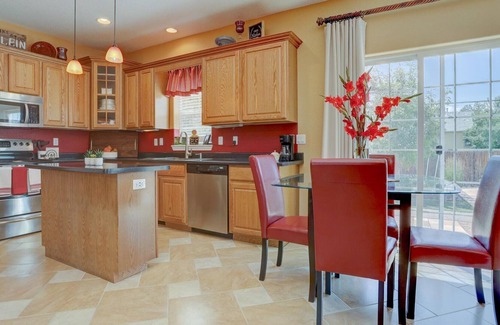 Ken Caryl House | Luxurious 4-Bed, 4.5 Bath, House in the Foothills of Denver.