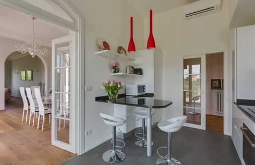 Oltrarno Villa | Luxurious 4 bedroom, 4 bathroom property