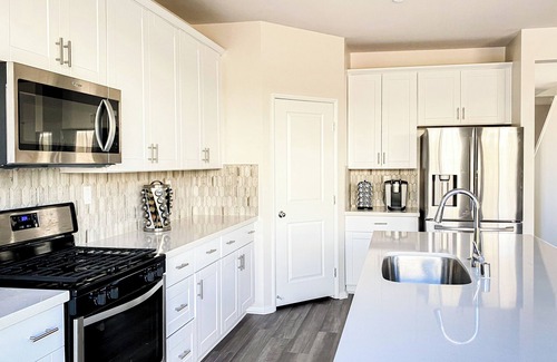 Riverside House | Luxurious 4 Bedroom house
