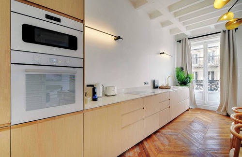 Palais-Royal Apartment | LUXURIOUS 4-BEDROOM PARISIAN RETREAT: PALAIS-ROYAL GEM 4 UNFORGETTABLE GETAWAYS!