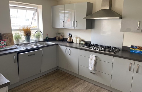 Marston Moretaine House | Luxurious 4 br detached house in cul-de-sac ideal for family or group of friends