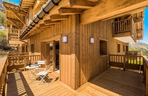 Les Boisses Apartment | Luxurious 4* Duplex Apt in Tignes - Ski-In/Ski-Out, Spa, Pool, Hotel Services Included