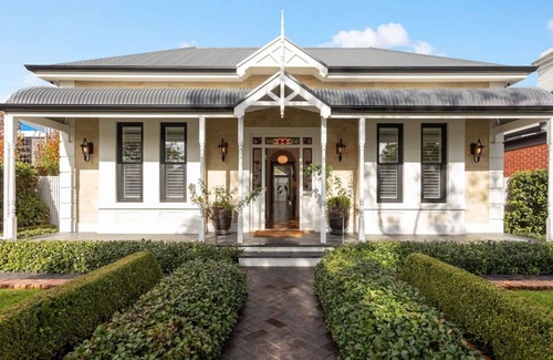 Unley House | Luxurious 4BR 2 BTH light filled whole executive home