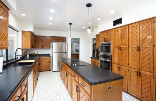 Woods of Shavano House | Luxurious 4BR 3BA with Private Relaxing Pool