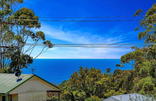 Avoca Beach House | Luxurious 5-Bed Home by Avoca Beach