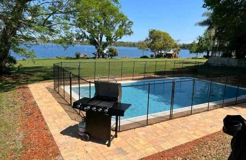 Southwest Orlando House | Luxurious 5 Bed Lake House 3 Min from Universal