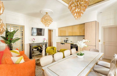 Chaussee-d'Antin Apartment | LUXURIOUS 6-BEDROOM PARISIAN RETREAT:CENTRAL ELEGANCE NEAR CHAMPS ELYSÉES ,OPÉRA