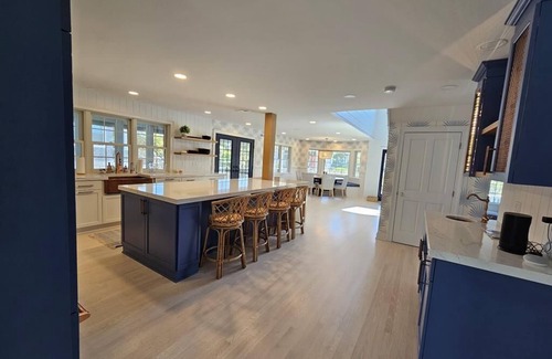 Beach Haven Park House | Luxurious 6 Bedroom 3.5 bath with private beach access, bocce and tennis court