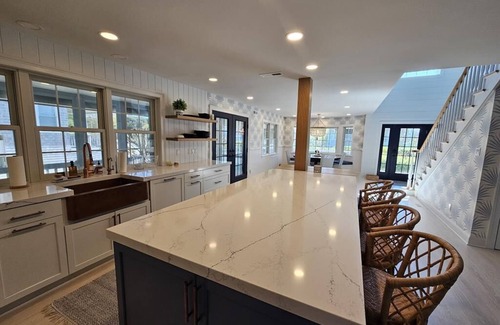 Beach Haven Park House | Luxurious 6 Bedroom 3.5 bath with private beach access, bocce and tennis court