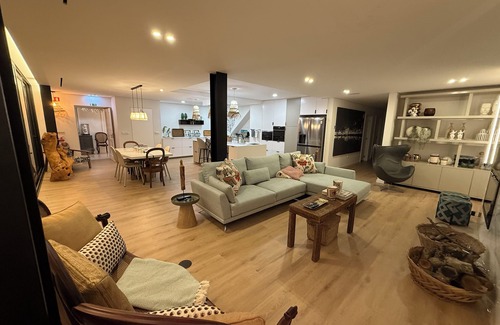 Cinfaes Villa | Luxurious 6-bedroom villa with WiFi, AC in delightful Cinfães