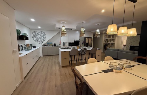Cinfaes Villa | Luxurious 6-bedroom villa with WiFi, AC in delightful Cinfães