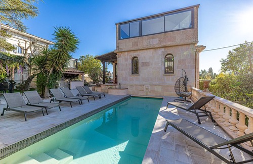 Riou - Petit Juas - Av de Grasse Villa | Luxurious 6 bedroom villa with pool & sauna