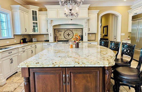 Lewisboro House | Luxurious 7-Bedroom Katonah Estate with Pool & Scenic Lake Views.