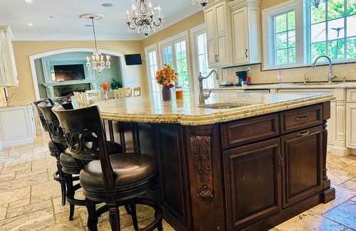 Lewisboro House | Luxurious 7-Bedroom Katonah Estate with Pool & Scenic Lake Views.