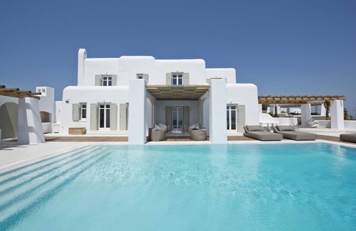 Little Venice Villa | Luxurious 7 Bedroom Villa in Mykonos