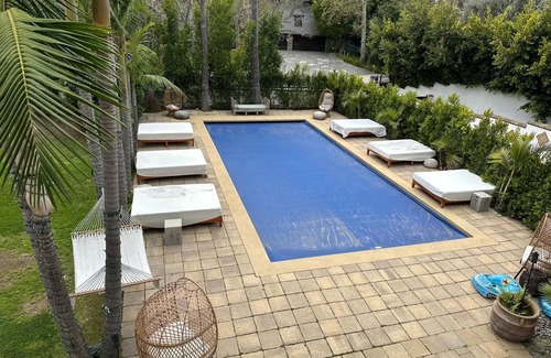 Beverly Hills House | Luxurious 8-bedroom estate with AC, WiFi in brilliant Beverly Hills