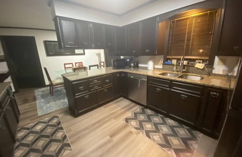 Ellendale House | Luxurious 8- BR Mansion with Pool- Near Germantown, Fully Fenced Backyard.