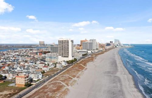 Atlantic City Apartment | Luxurious 8BR Beach Duplex w Ocean Views