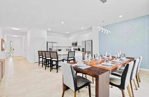 Historic Downtown Kissimmee House | Luxurious 8BR Bella Vida Villa - Private Pool & Resort Amenities