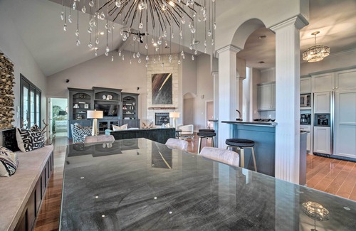 Wellborn House | Luxurious Aggieland Retreat - 14 Mi to A&M!