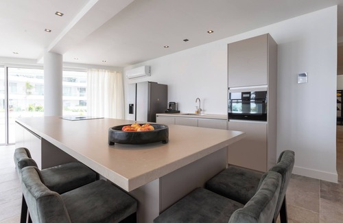 Willemstad Apartment | Luxurious and large apartment with direct access to pool/beach on Mambo Beach