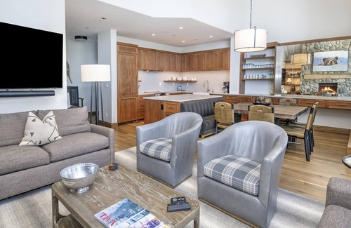 Highlands Townhomes Condo | Luxurious and newly remodeled ski-in/ski-out with gorgeous views!