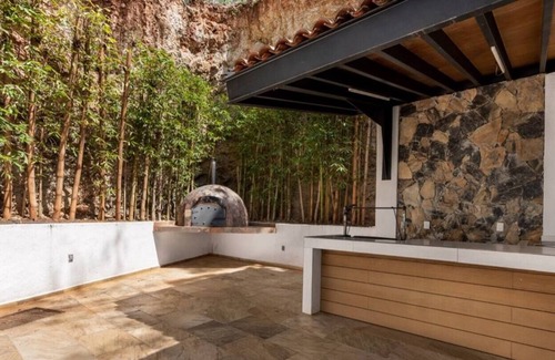 El Santuario House | Luxurious and spacious house with pool