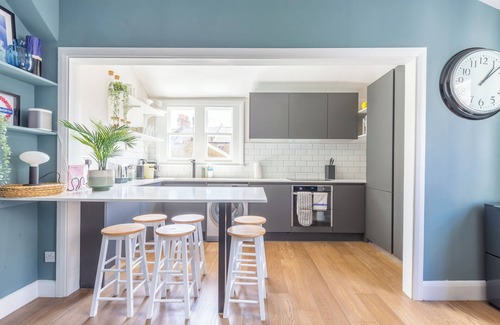 Larkhall Condo | Luxurious and Well-Designed 3BD flat, Clapham