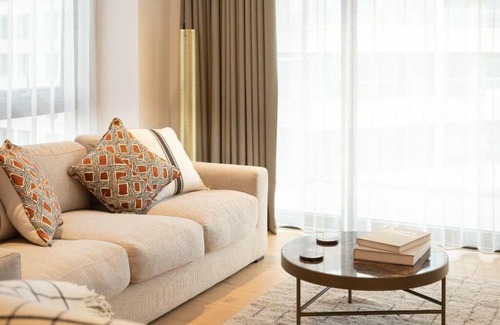 St James Apartment | Luxurious Apartment by Buckingham Palace