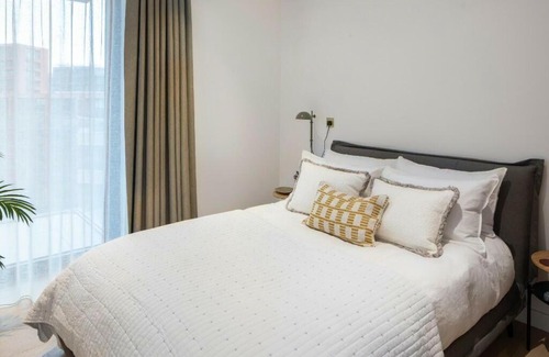 St James Apartment | Luxurious Apartment by Buckingham Palace