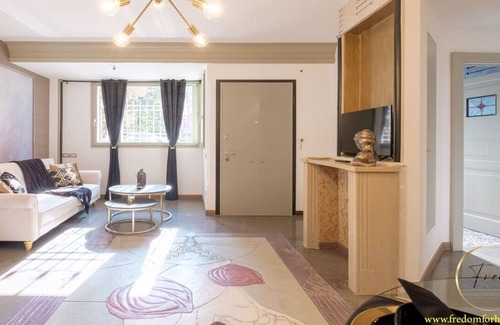 Historic Center Apartment | Luxurious apartment in the center of Bologna