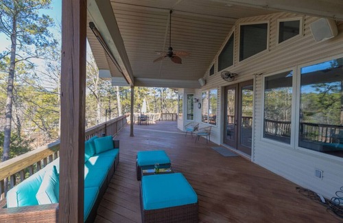 Hot Springs Village House | Luxurious Balboa Lakefront Retreat