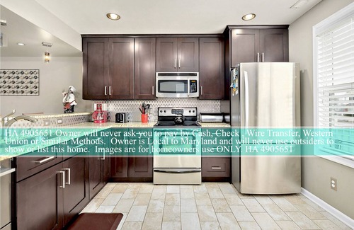 North Ocean City House | Luxurious Bayfront Home, OC MD On the water, Sleeps 12 guest, Boat access.